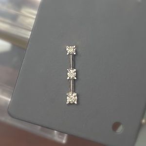 THREE-STONE GRADUATED DIAMOND PENDANT NECKLACE 10kt WHITE GOLD